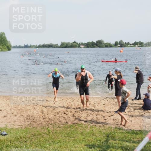 21.06.2025 - 27. Vierlanden-Triathlon MichiJ http://msf.ph/oto/7999530 15.06.2026 10:03:39 Schwimmen 377, 425, 432, 439 meine-sportfotos.de