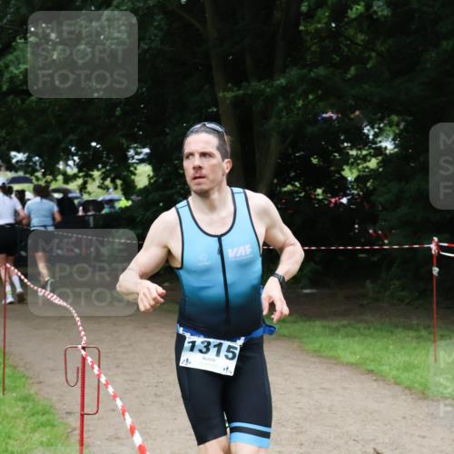 21.06.2025 - 27. Vierlanden-Triathlon Lena Gebhardt http://msf.ph/oto/7999541 15.06.2025 14:00:46 Laufen 1315 meine-sportfotos.de