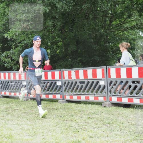 21.06.2025 - 27. Vierlanden-Triathlon KatJ http://msf.ph/oto/7999547 15.06.2025 12:53:59 Ziel 21, 60, 650, 682 meine-sportfotos.de
