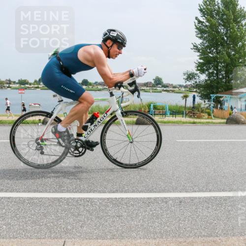 21.06.2025 - 27. Vierlanden-Triathlon H.Heesch http://msf.ph/oto/7999552 15.06.2025 12:31:49 Radfahren 861 meine-sportfotos.de
