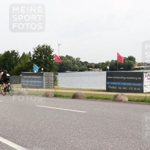 15.06.2025 - 27. Vierlanden-Triathlon H.Heesch http://msf.ph/oto/7999586 15.06.2025 10:23:35 Radfahren 226, 507, 559 meine-sportfotos.de