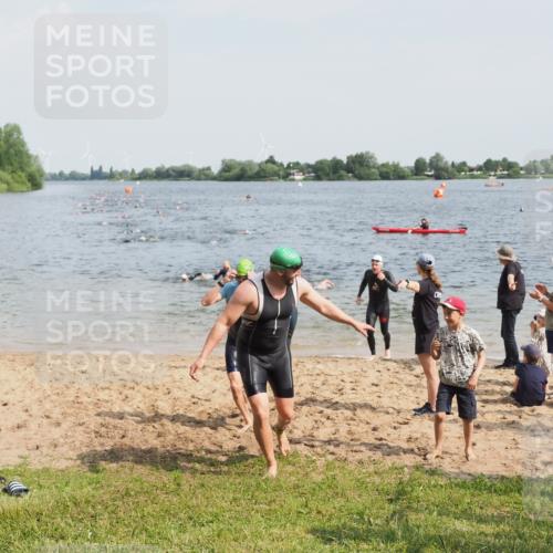21.06.2025 - 27. Vierlanden-Triathlon MichiJ http://msf.ph/oto/7999610 15.06.2026 10:03:41 Schwimmen 377, 425, 432, 439 meine-sportfotos.de