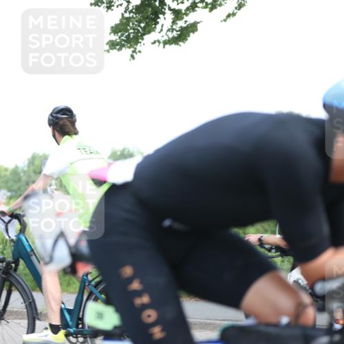 15.06.2025 - 7 Türme Triathlon Yannick Fuchs http://msf.ph/oto/7999613 15.06.2025 12:22:36 Radfahren 615, 649, 678 meine-sportfotos.de