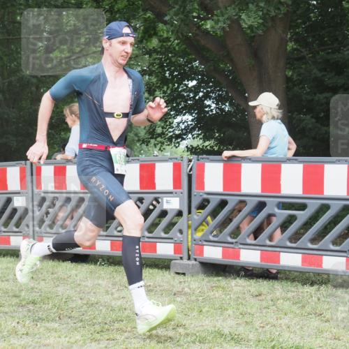 21.06.2025 - 27. Vierlanden-Triathlon KatJ http://msf.ph/oto/7999641 15.06.2025 12:54:00 Ziel 21, 60, 650, 682 meine-sportfotos.de