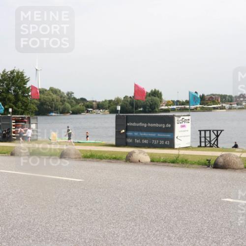 15.06.2025 - 27. Vierlanden-Triathlon H.Heesch http://msf.ph/oto/7999648 15.06.2025 11:40:04 Radfahren 654, 685, 743 meine-sportfotos.de