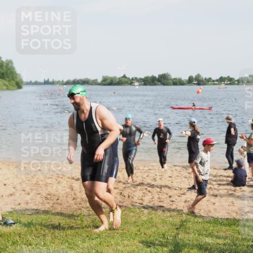 21.06.2025 - 27. Vierlanden-Triathlon MichiJ http://msf.ph/oto/7999649 15.06.2026 10:03:42 Schwimmen 377, 425, 432, 436, 439 meine-sportfotos.de