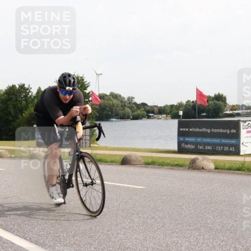 15.06.2025 - 27. Vierlanden-Triathlon H.Heesch http://msf.ph/oto/7999656 15.06.2025 10:24:42 Radfahren 30, 51, 491, 606 meine-sportfotos.de