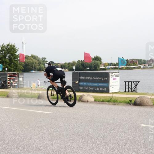 15.06.2025 - 27. Vierlanden-Triathlon H.Heesch http://msf.ph/oto/7999671 15.06.2025 11:40:08 Radfahren 654, 685, 743 meine-sportfotos.de
