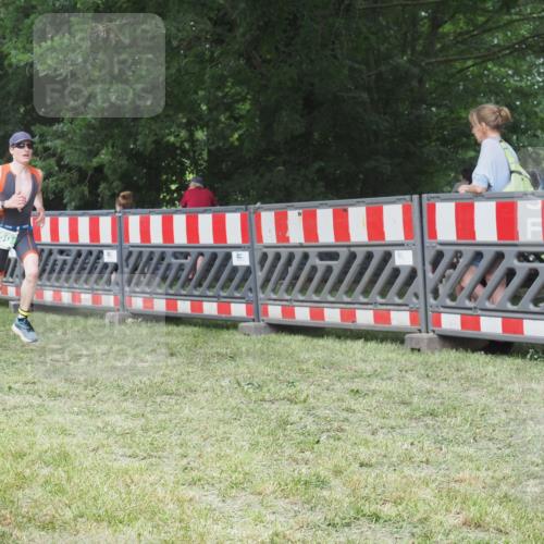 21.06.2025 - 27. Vierlanden-Triathlon KatJ http://msf.ph/oto/7999679 15.06.2025 12:54:01 Ziel 21, 60, 650 meine-sportfotos.de