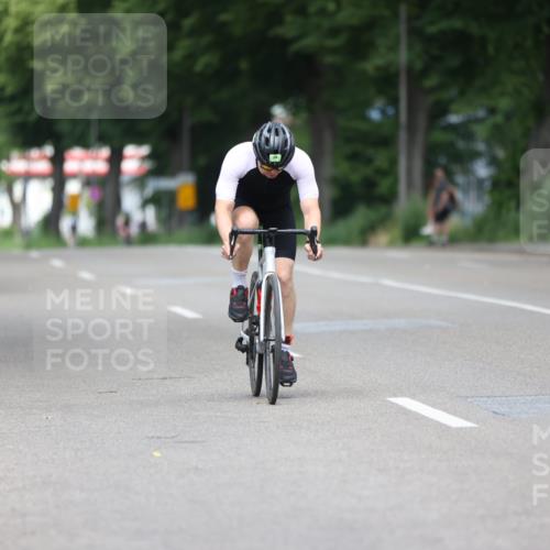 15.06.2025 - 7 Türme Triathlon Yannick Fuchs http://msf.ph/oto/7999695 15.06.2025 12:23:04 Radfahren 274, 331, 380 meine-sportfotos.de
