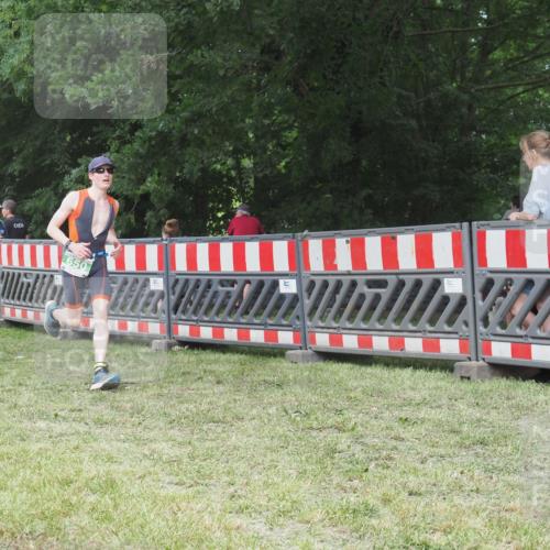 21.06.2025 - 27. Vierlanden-Triathlon KatJ http://msf.ph/oto/7999698 15.06.2025 12:54:01 Ziel 21, 60, 650 meine-sportfotos.de