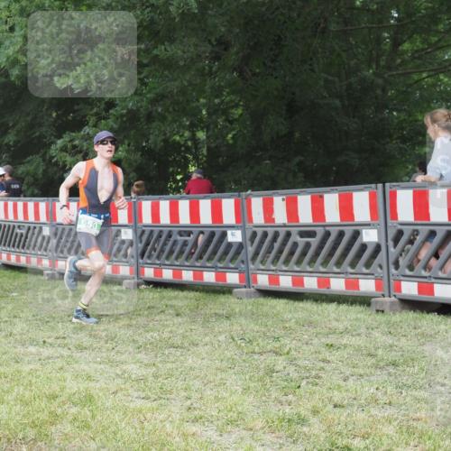 21.06.2025 - 27. Vierlanden-Triathlon KatJ http://msf.ph/oto/7999718 15.06.2025 12:54:01 Ziel 21, 60, 650 meine-sportfotos.de