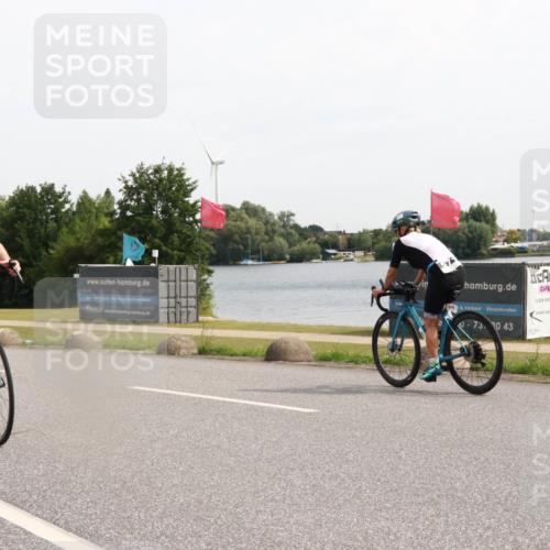 15.06.2025 - 27. Vierlanden-Triathlon H.Heesch http://msf.ph/oto/7999728 15.06.2025 10:26:39 Radfahren 19, 208, 220, 380 meine-sportfotos.de