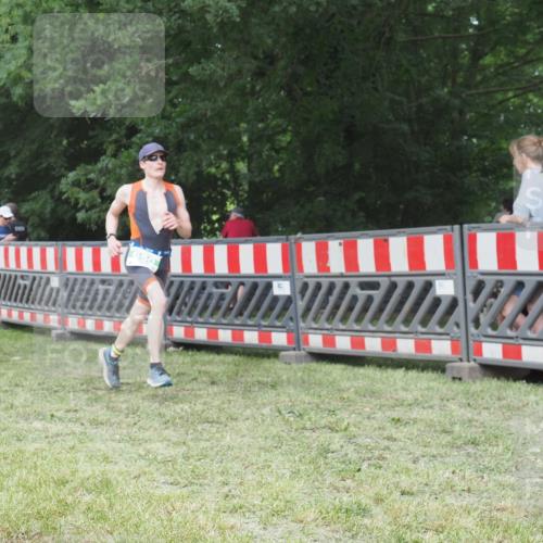 21.06.2025 - 27. Vierlanden-Triathlon KatJ http://msf.ph/oto/7999735 15.06.2025 12:54:01 Ziel 21, 60, 650 meine-sportfotos.de