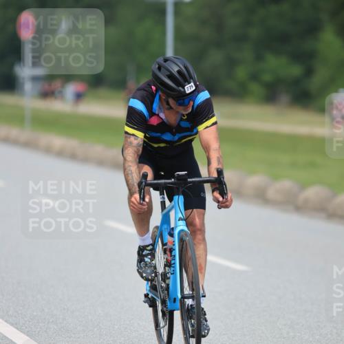 21.06.2025 - 27. Vierlanden-Triathlon H.Heesch http://msf.ph/oto/7999756 15.06.2025 12:31:31 Radfahren 779, 785, 856 meine-sportfotos.de