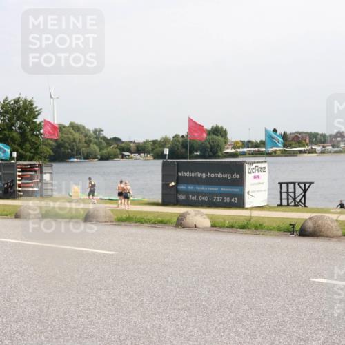 15.06.2025 - 27. Vierlanden-Triathlon H.Heesch http://msf.ph/oto/7999761 15.06.2025 11:40:22 Radfahren 662 meine-sportfotos.de