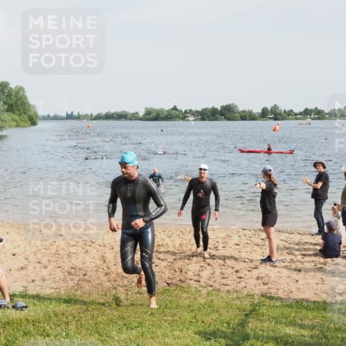 21.06.2025 - 27. Vierlanden-Triathlon MichiJ http://msf.ph/oto/7999777 15.06.2026 10:03:43 Schwimmen 377, 425, 432, 436, 439 meine-sportfotos.de
