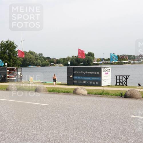 15.06.2025 - 27. Vierlanden-Triathlon H.Heesch http://msf.ph/oto/7999780 15.06.2025 11:40:23 Radfahren  meine-sportfotos.de