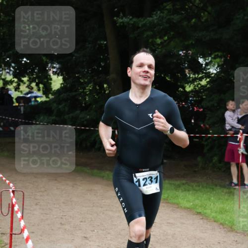 21.06.2025 - 27. Vierlanden-Triathlon Lena Gebhardt http://msf.ph/oto/7999784 15.06.2025 14:01:10 Laufen 5203, 20, 1231, 12 meine-sportfotos.de
