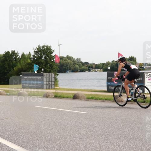 15.06.2025 - 27. Vierlanden-Triathlon H.Heesch http://msf.ph/oto/7999797 15.06.2025 10:27:17 Radfahren 227, 586 meine-sportfotos.de
