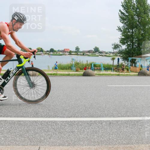 21.06.2025 - 27. Vierlanden-Triathlon H.Heesch http://msf.ph/oto/7999851 15.06.2025 12:32:34 Radfahren 766, 1004, 1006, 1007, 1008 meine-sportfotos.de