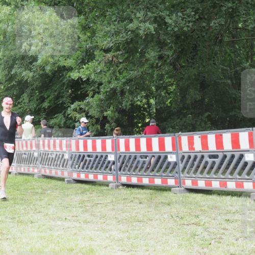 21.06.2025 - 27. Vierlanden-Triathlon KatJ http://msf.ph/oto/7999863 15.06.2025 12:54:02 Ziel 21, 60, 171, 650 meine-sportfotos.de
