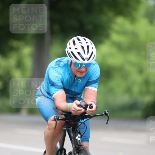 15.06.2025 - 7 Türme Triathlon Yannick Fuchs http://msf.ph/oto/7999880 15.06.2025 12:23:17 Radfahren 470, 570, 637 meine-sportfotos.de