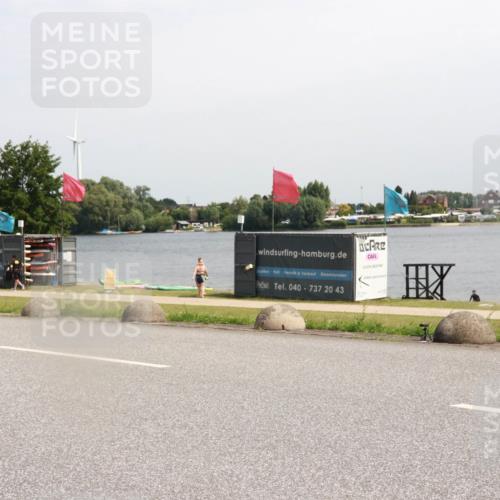 15.06.2025 - 27. Vierlanden-Triathlon H.Heesch http://msf.ph/oto/7999886 15.06.2025 11:40:24 Radfahren  meine-sportfotos.de