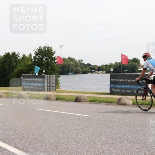 15.06.2025 - 27. Vierlanden-Triathlon H.Heesch http://msf.ph/oto/7999895 15.06.2025 10:27:29 Radfahren 165, 176, 492, 549 meine-sportfotos.de