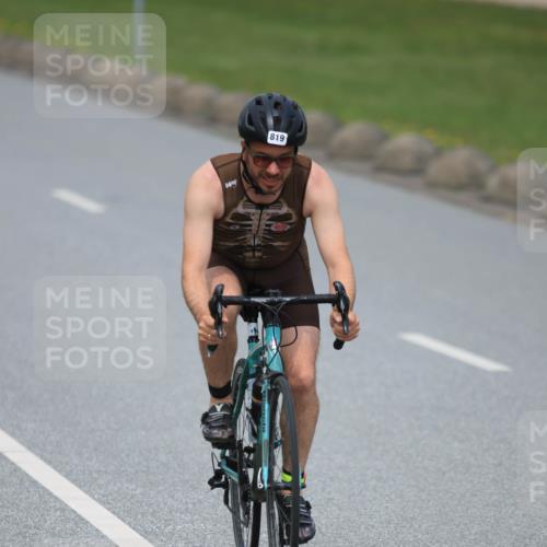 21.06.2025 - 27. Vierlanden-Triathlon H.Heesch http://msf.ph/oto/7999901 15.06.2025 12:32:18 Radfahren 784, 819, 1057, 1058, 1059, 1060 meine-sportfotos.de