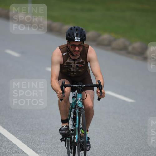 21.06.2025 - 27. Vierlanden-Triathlon H.Heesch http://msf.ph/oto/7999909 15.06.2025 12:32:18 Radfahren 784, 819, 1057, 1058, 1059, 1060 meine-sportfotos.de