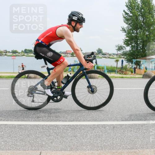 21.06.2025 - 27. Vierlanden-Triathlon H.Heesch http://msf.ph/oto/7999910 15.06.2025 12:32:34 Radfahren 766, 1004, 1006, 1007, 1008 meine-sportfotos.de