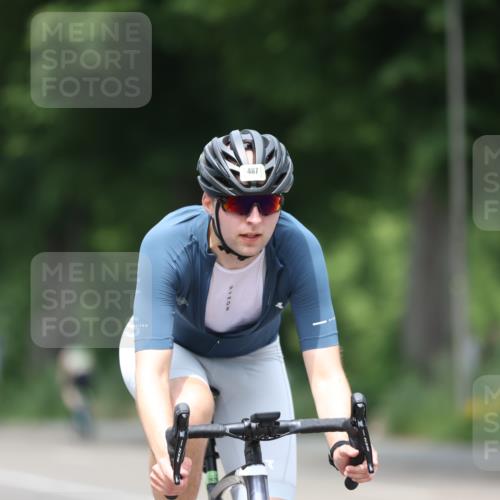 15.06.2025 - 7 Türme Triathlon Yannick Fuchs http://msf.ph/oto/7999931 15.06.2025 13:14:18 Radfahren 420, 487, 581, 660, 735, 921, 929, 1110 meine-sportfotos.de