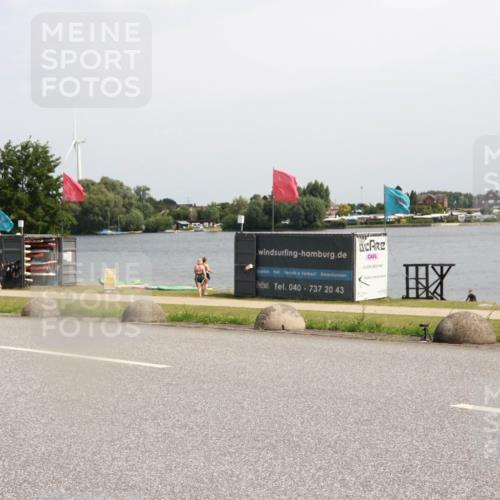15.06.2025 - 27. Vierlanden-Triathlon H.Heesch http://msf.ph/oto/7999932 15.06.2025 11:40:25 Radfahren  meine-sportfotos.de