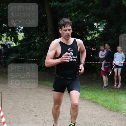 21.06.2025 - 27. Vierlanden-Triathlon Lena Gebhardt http://msf.ph/oto/7999948 15.06.2025 14:01:33 Laufen  meine-sportfotos.de