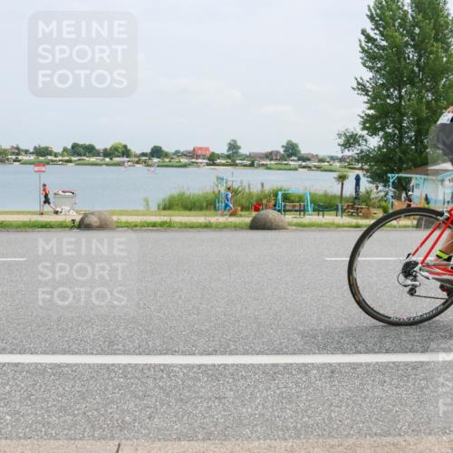 21.06.2025 - 27. Vierlanden-Triathlon H.Heesch http://msf.ph/oto/7999955 15.06.2025 12:32:34 Radfahren 766, 1004, 1006, 1007, 1008 meine-sportfotos.de