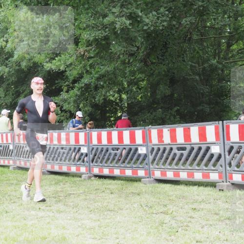 21.06.2025 - 27. Vierlanden-Triathlon KatJ http://msf.ph/oto/7999977 15.06.2025 12:54:03 Ziel 21, 60, 171, 650 meine-sportfotos.de