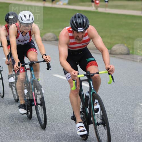 21.06.2025 - 27. Vierlanden-Triathlon H.Heesch http://msf.ph/oto/7999991 15.06.2025 12:32:33 Radfahren 766, 1004, 1006, 1007, 1008 meine-sportfotos.de