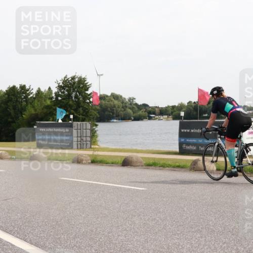 15.06.2025 - 27. Vierlanden-Triathlon H.Heesch http://msf.ph/oto/7999992 15.06.2025 10:27:35 Radfahren 165, 492, 522, 628 meine-sportfotos.de