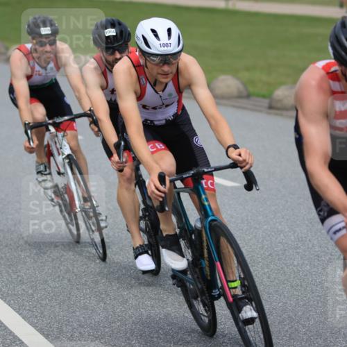 21.06.2025 - 27. Vierlanden-Triathlon H.Heesch http://msf.ph/oto/7999999 15.06.2025 12:32:33 Radfahren 766, 1004, 1006, 1007, 1008 meine-sportfotos.de