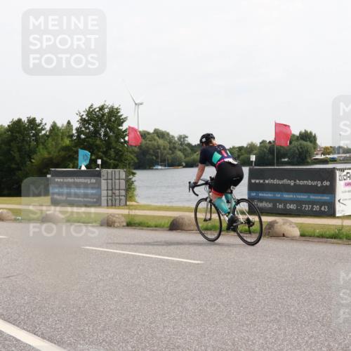 15.06.2025 - 27. Vierlanden-Triathlon H.Heesch http://msf.ph/oto/8000000 15.06.2025 10:27:35 Radfahren 165, 492, 522, 628 meine-sportfotos.de