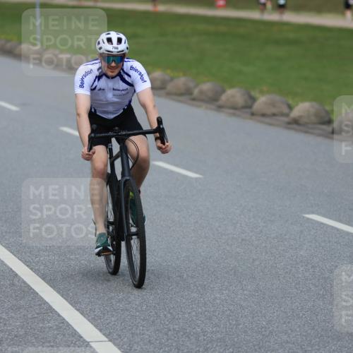 21.06.2025 - 27. Vierlanden-Triathlon H.Heesch http://msf.ph/oto/8000006 15.06.2025 12:32:35 Radfahren 766, 1004, 1006, 1007, 1008 meine-sportfotos.de