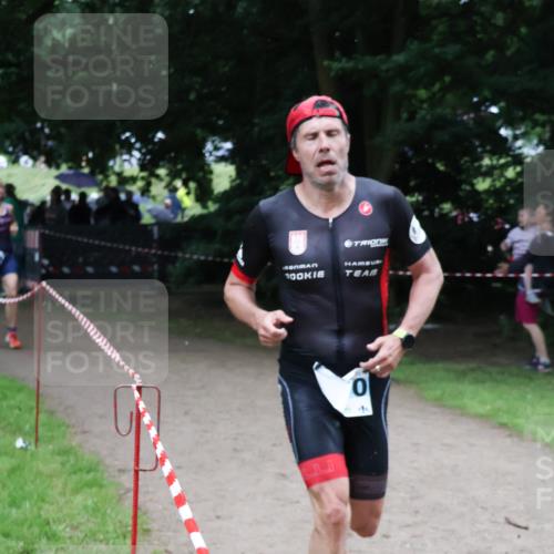 21.06.2025 - 27. Vierlanden-Triathlon Lena Gebhardt http://msf.ph/oto/8000046 15.06.2025 14:01:49 Laufen 100, 0 meine-sportfotos.de