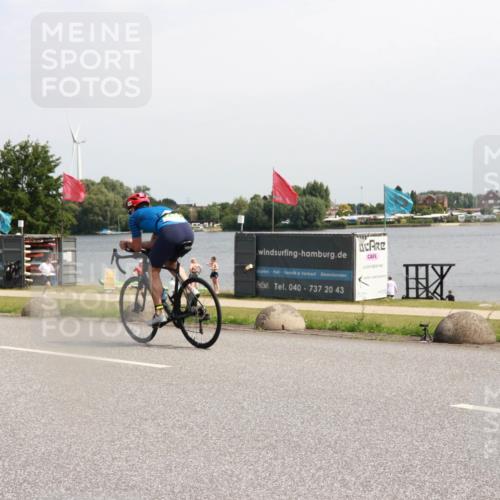 21.06.2025 - 27. Vierlanden-Triathlon H.Heesch http://msf.ph/oto/8000060 15.06.2025 11:40:28 Radfahren 707 meine-sportfotos.de