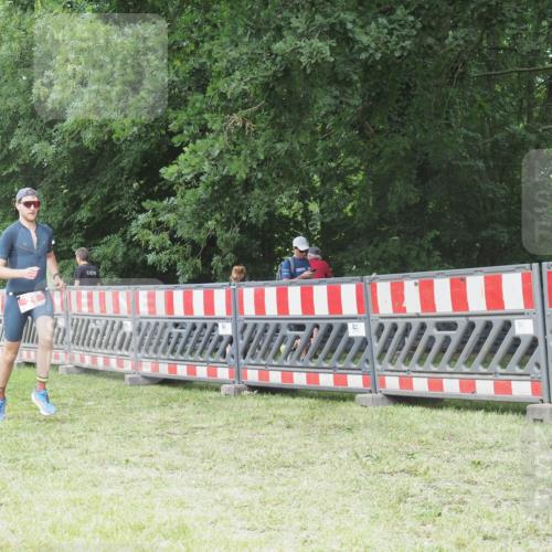 21.06.2025 - 27. Vierlanden-Triathlon KatJ http://msf.ph/oto/8000072 15.06.2025 12:54:05 Ziel 21, 60, 171 meine-sportfotos.de