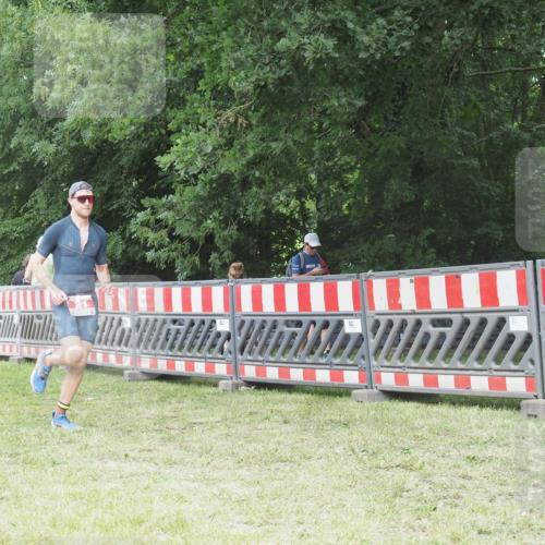 21.06.2025 - 27. Vierlanden-Triathlon KatJ http://msf.ph/oto/8000104 15.06.2025 12:54:05 Ziel 21, 60, 171 meine-sportfotos.de
