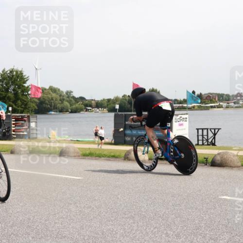 21.06.2025 - 27. Vierlanden-Triathlon H.Heesch http://msf.ph/oto/8000107 15.06.2025 11:40:33 Radfahren 206, 647, 694, 707, 710, 740, 760 meine-sportfotos.de