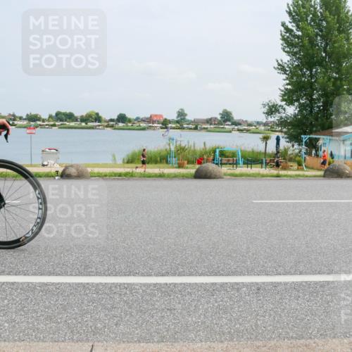 21.06.2025 - 27. Vierlanden-Triathlon H.Heesch http://msf.ph/oto/8000109 15.06.2025 12:33:10 Radfahren 789 meine-sportfotos.de