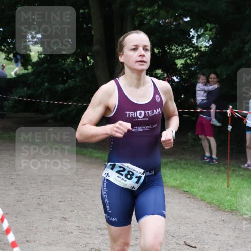 21.06.2025 - 27. Vierlanden-Triathlon Lena Gebhardt http://msf.ph/oto/8000111 15.06.2025 14:01:53 Laufen 1281, 202 meine-sportfotos.de