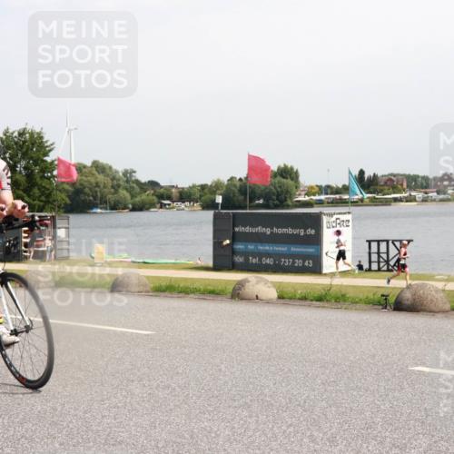 21.06.2025 - 27. Vierlanden-Triathlon H.Heesch http://msf.ph/oto/8000156 15.06.2025 11:40:51 Radfahren 162, 200 meine-sportfotos.de